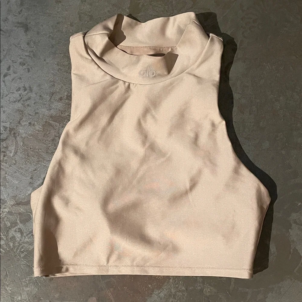 ALO Yoga Women's Beige tan Sleeveless Top